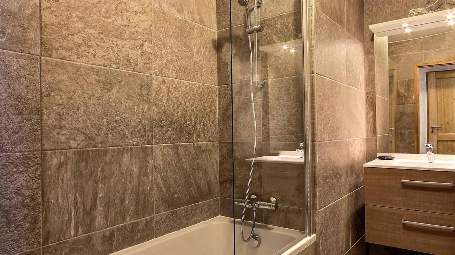 Magnifique Appartement Neuf Avec Grande Terrasse Et Parking, Plagne 1800 - Fr-1-455-160 La Plagne-Tarentaise
